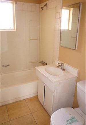 5th image of 713 N 10th St APT 3