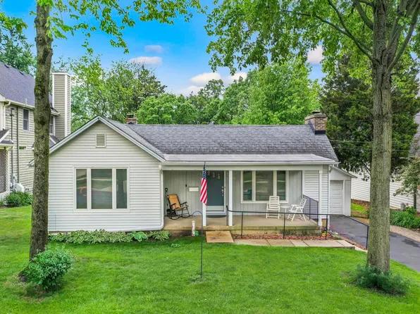 720 Jackson Ave, Naperville, IL 60540