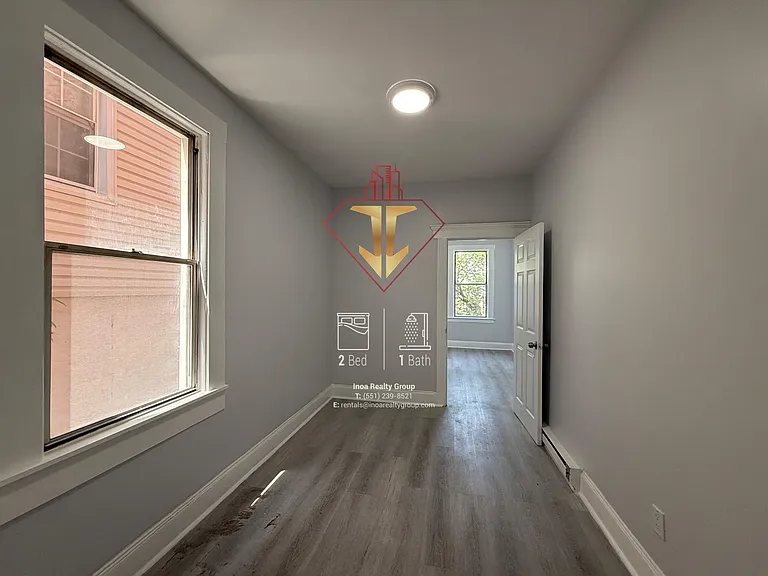 34 Clerk St #1R — Photo 5