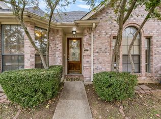 1722 Circle Creek Dr, Lewisville, TX 75067