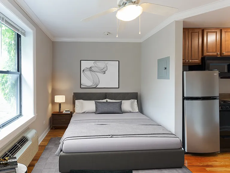 2046 N. Orleans — Photo 13