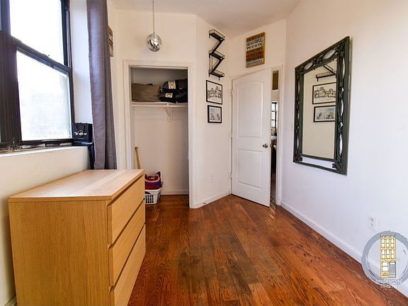 5th image of 20 Underhill Ave #3B