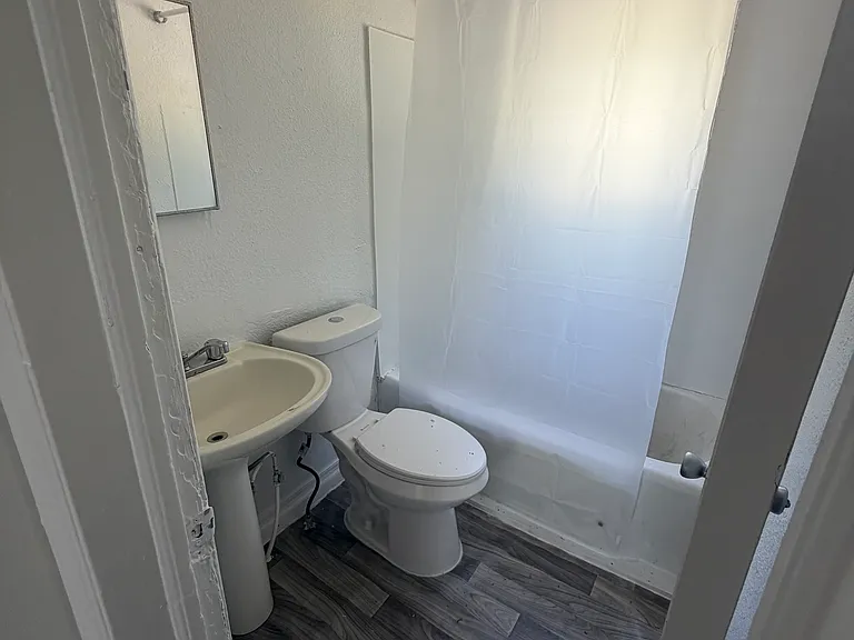 1542 N Estelle Ave — Photo 8