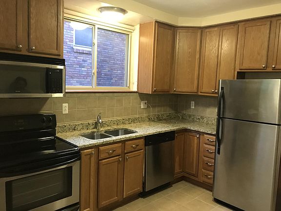 4th image of 7142 Amherst Ave