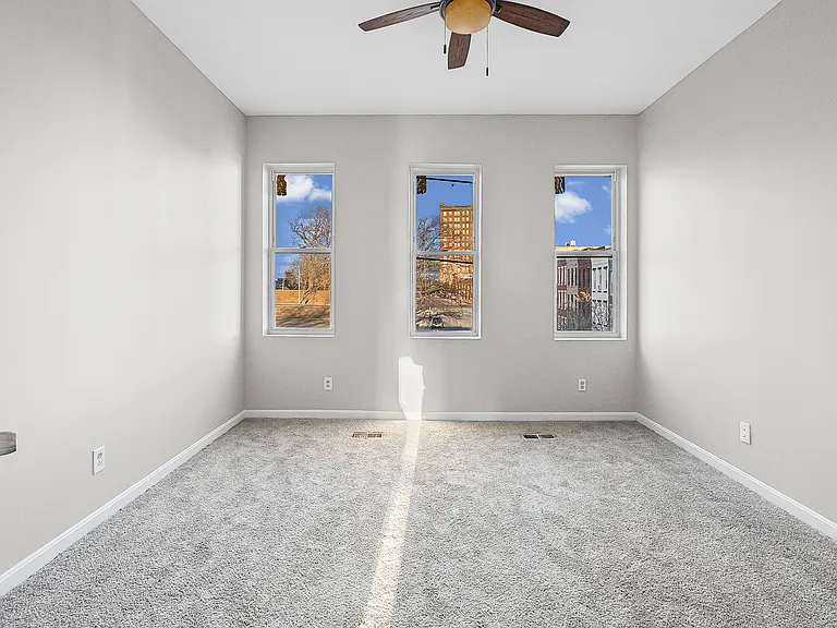 2532 Druid Hill Ave — Photo 16