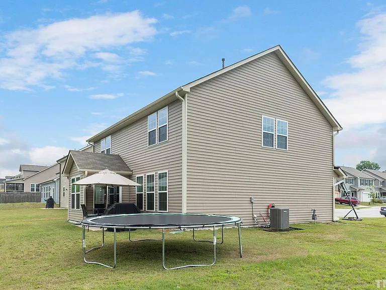 220 Avery Glenn Way — Photo 8
