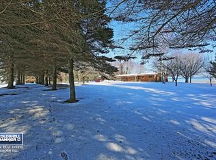 12419 Lakeshore Rd, Cleveland, WI 53015