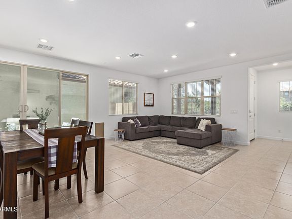 4th image of 1219 E Weatherby Way