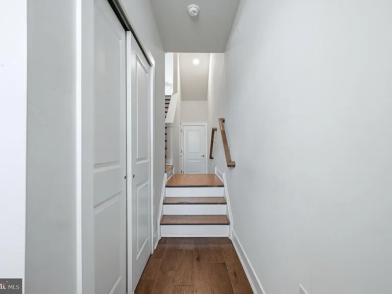933 Anvil Ct — Photo 24