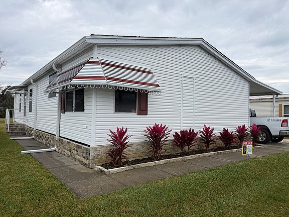 2nd image of 1000 Walker St Lot 18