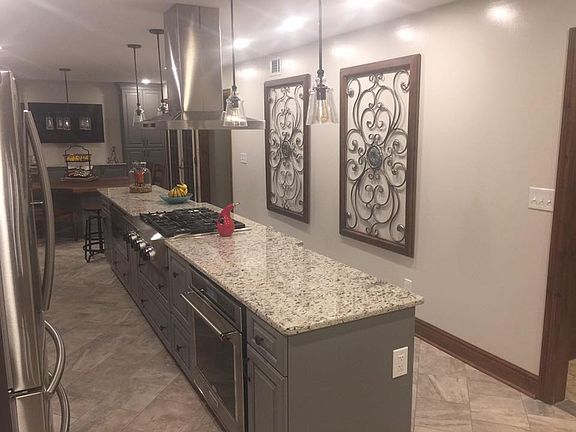 2nd image of 3939 Laurel Oak Cir