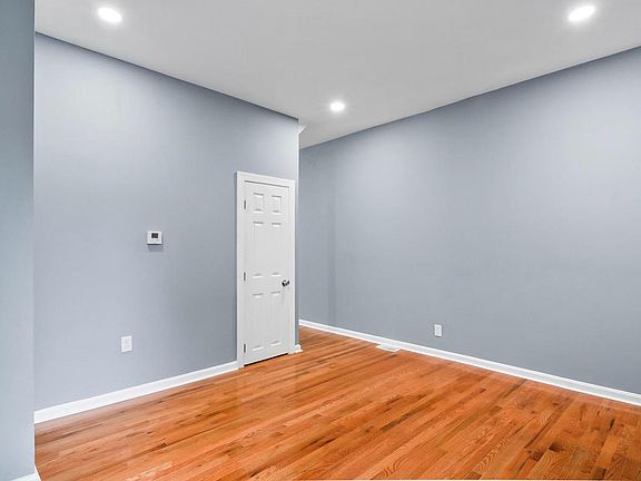 4th image of 1919 Mosher St