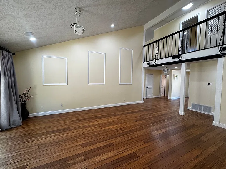1580 Valecroft Ave — Photo 8