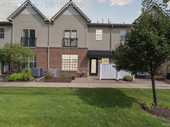 211 Madison St, Brighton, MI 48116