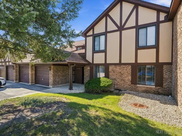 1654 Dover Ct APT A, Wheaton, IL 60189