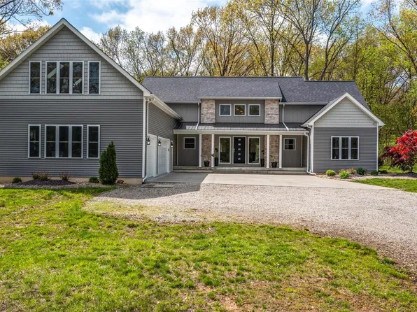 600 Yaeger Lake Trl, Litchfield, IL 62056