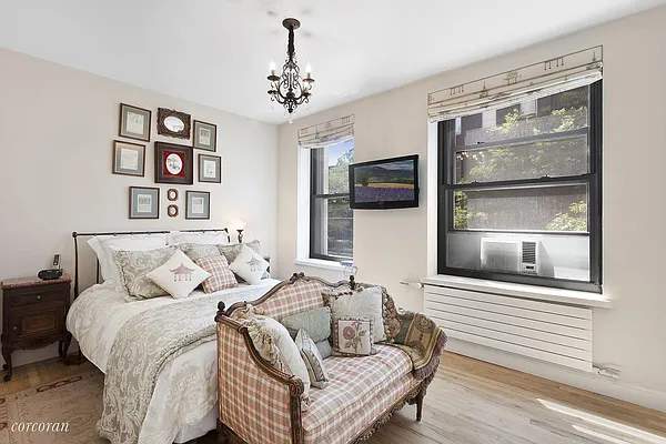 Sold by Corcoran | media 14