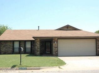 12404 Fox Run Dr, Oklahoma City, OK 73142