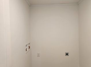 8221 W Cygnes Cir #311, Fenton, MI 48430