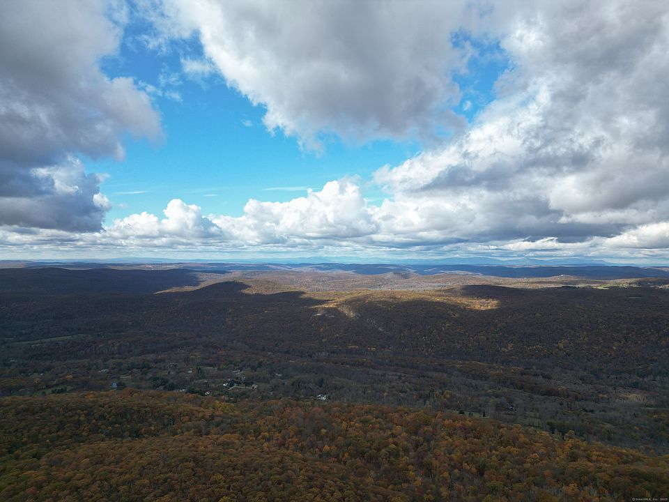 2nd image of Mount Mauwee Road