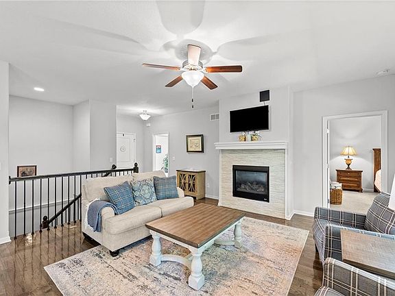 5th image of 1708 Pam Ct