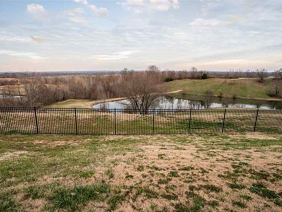 2nd image of 2680 Meacham Rd