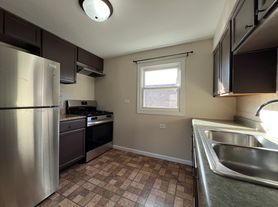 5733 W Melrose St, Chicago, IL