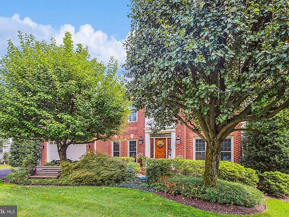 2nd image of 3727 Valley Oaks Dr