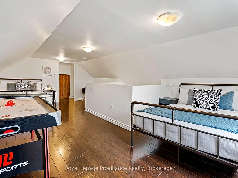 5654 Desson Ave #UPPER — Photo 16