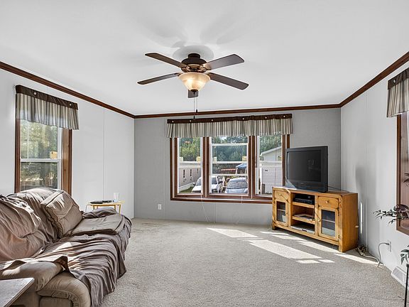5th image of 889 Norman Dr