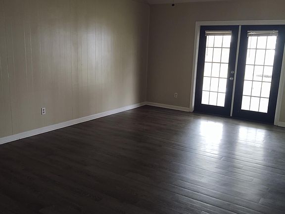 5th image of 729 Yale Ln