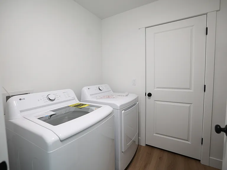 271 W 690 N #1 — Photo 9
