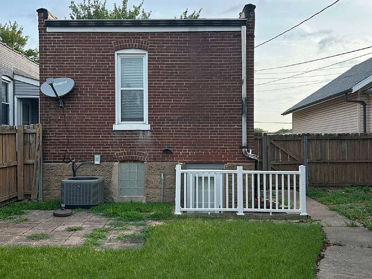5228 Northrup Ave — Photo 11