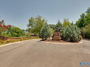 113 & 114 Lookout Mountain Dr, Scottsboro, AL 35769