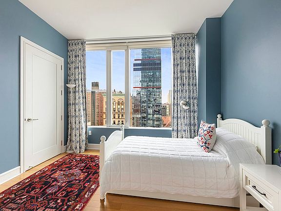 5th image of 245 W 99th St APT 12C