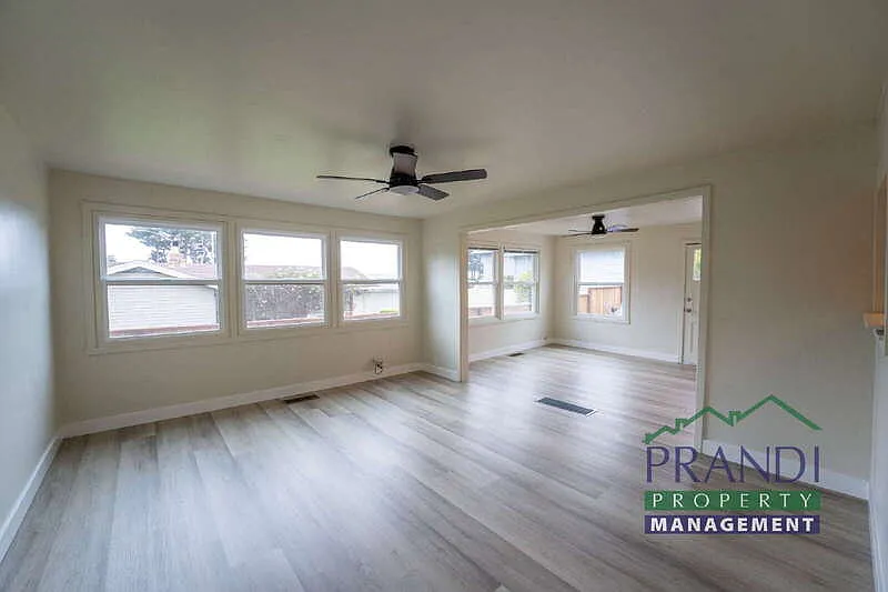 2 bed, 1.0 bath, 1344 sqft, $4,300 — Photo 2
