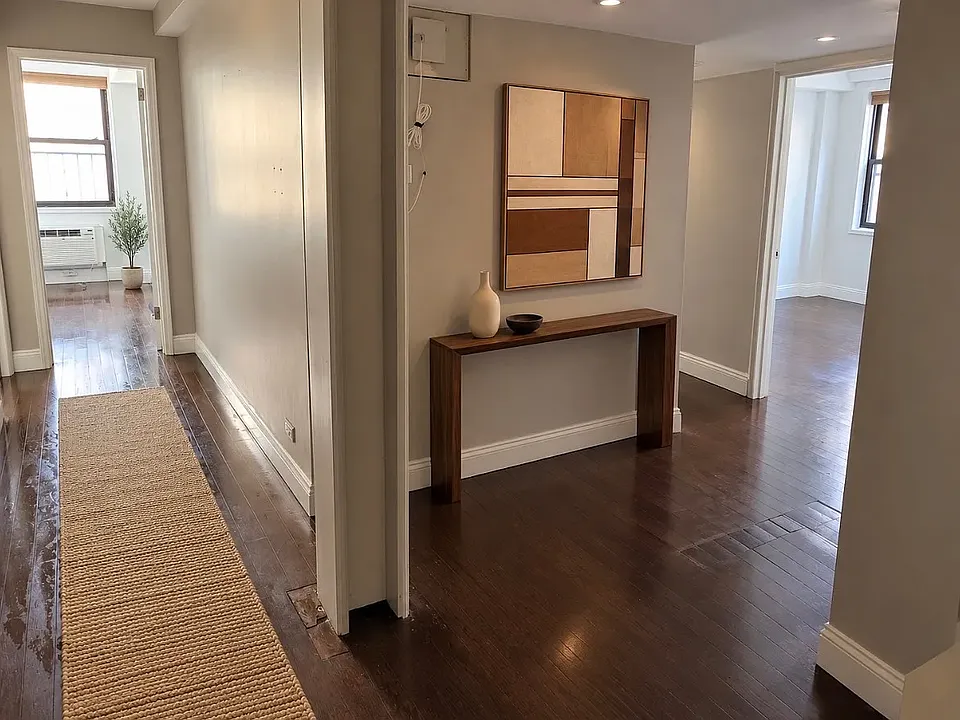 141 E 55th St #10A