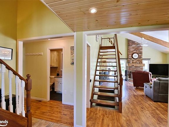 5th image of 154 Carmichael Cres