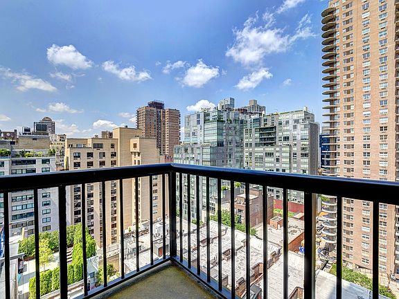 3rd image of 171 E 84th St APT 17E