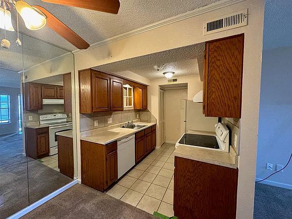4th image of 11120 N Stratford Dr #116