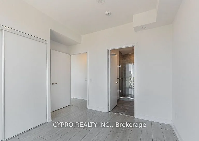 500 Dupont St #616 — Photo 5