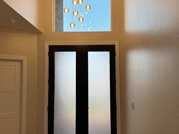 2nd image of 1201 E La Brea Ave