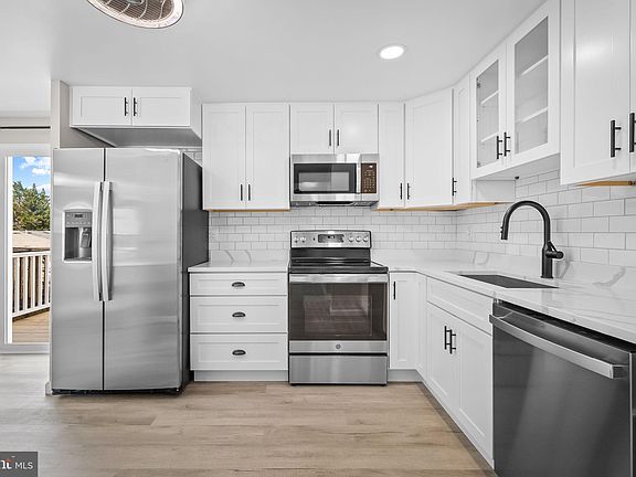 4th image of 4406 Hallfield Manor Dr
