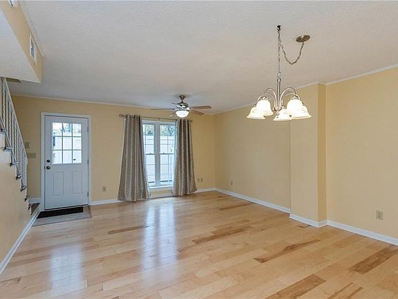 3rd image of 5503 Garden Walk Dr