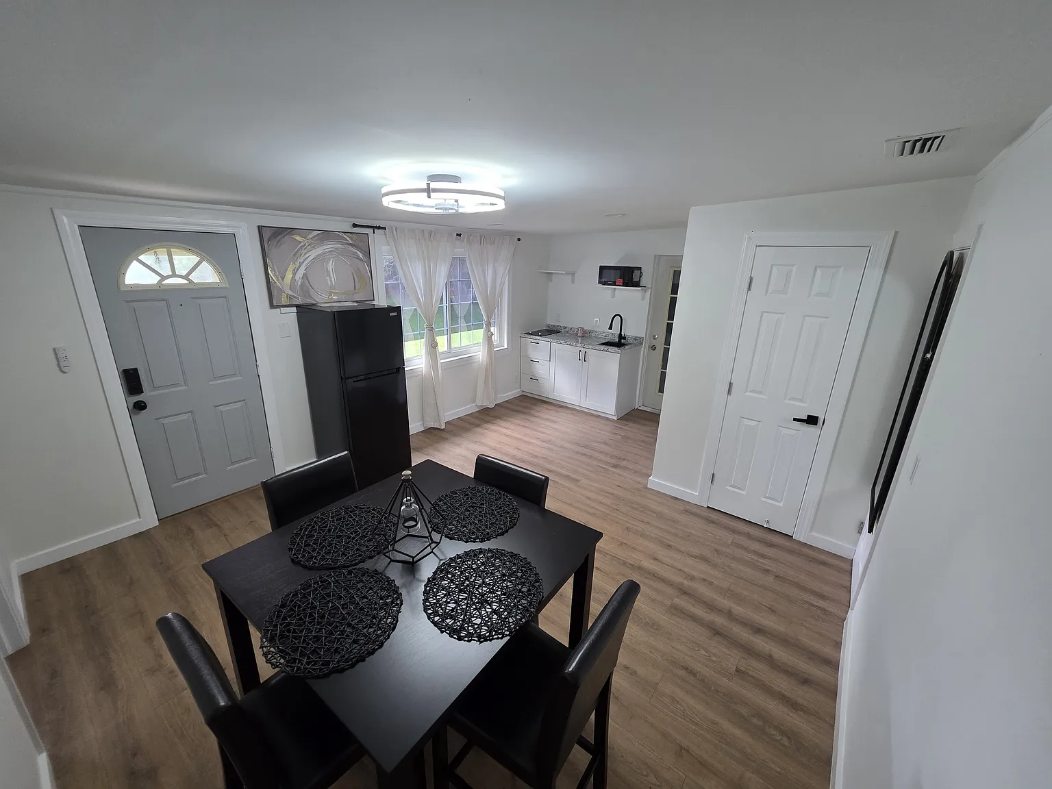 2513 Highland Ave — Photo 4
