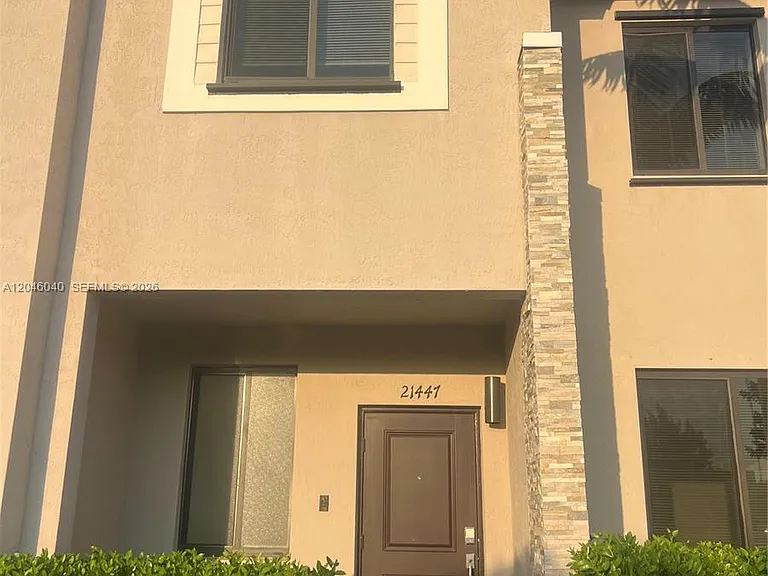 21447 NE 2nd Pl — Photo 33