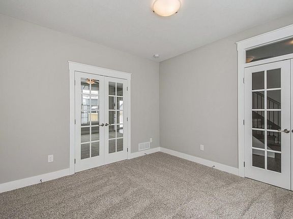 4th image of 2501 7th Avenue Ct SW