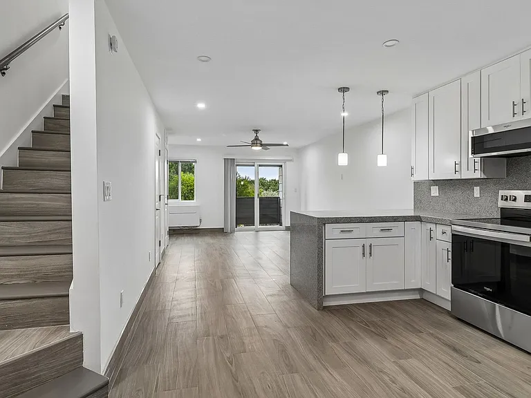 Renovated Oceanside Apartment Homes-MOVE IN PROMOTION! — Photo 11