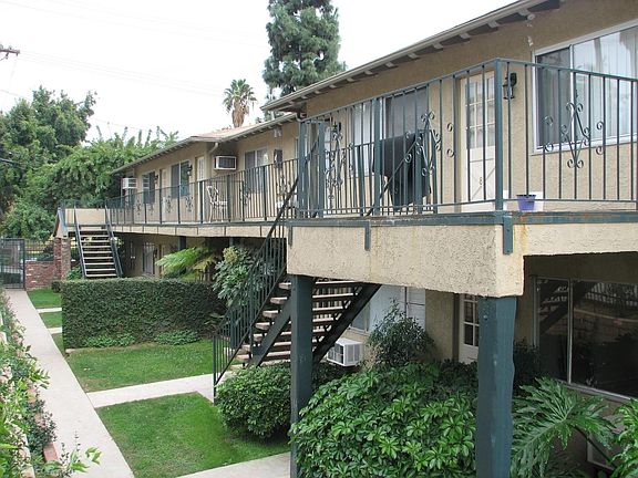4th image of 1375 N Marengo Ave APT 2