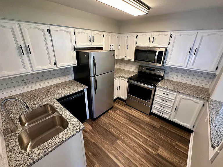 8106 Royal Dr — Photo 12